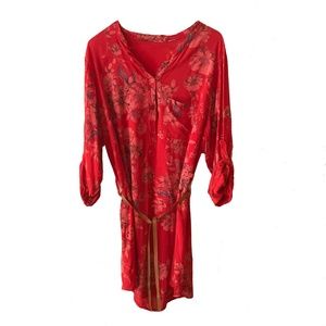 RED FLORAL TUNIC SIZE M